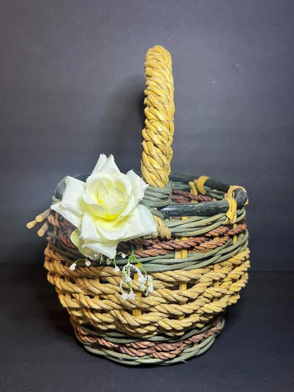 Rustic Farmhouse Style Multicolor Decorative Woven Wicker Basket w/ Handle 11.5
